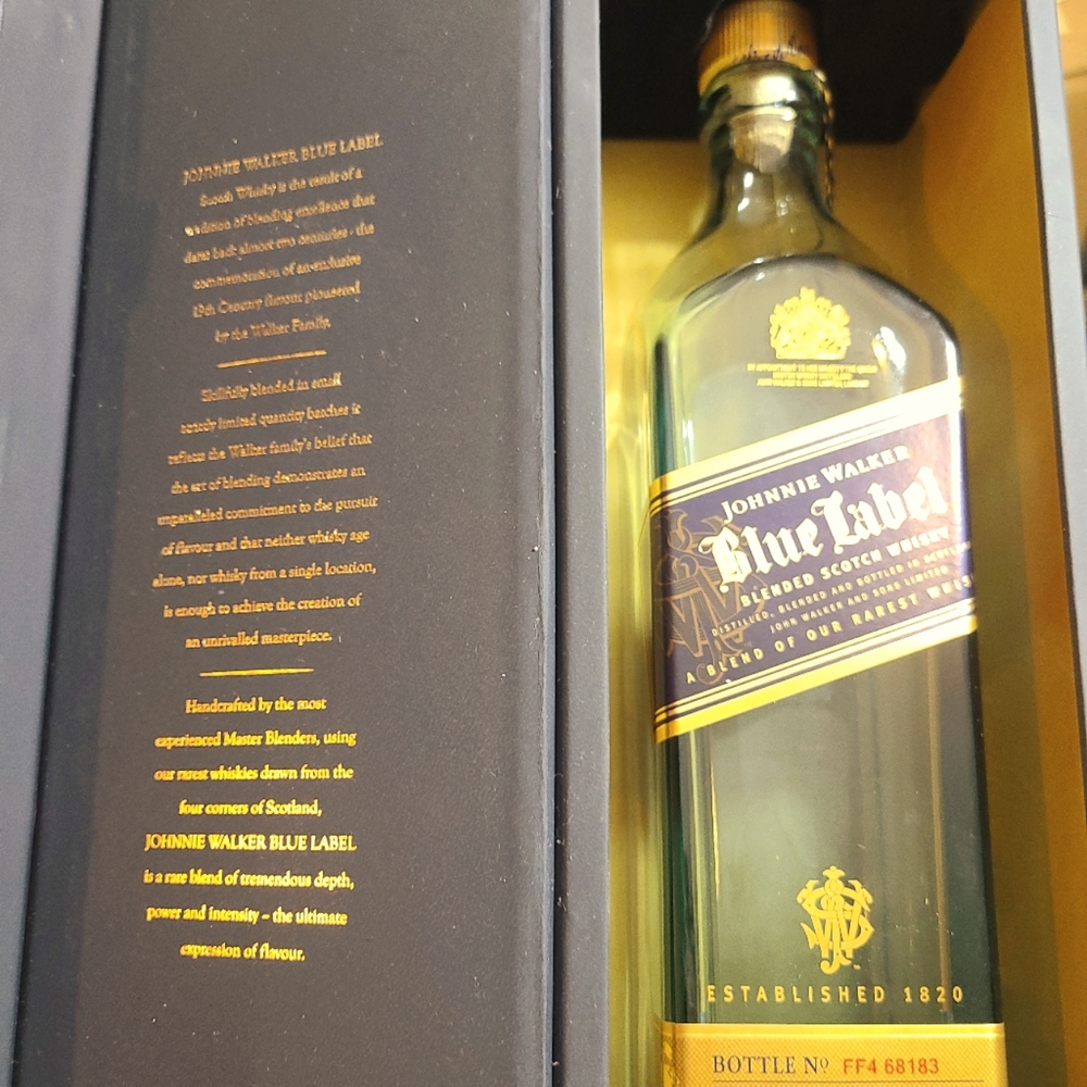 Johnnie Walker Blue Label Whiskey Collectors Case